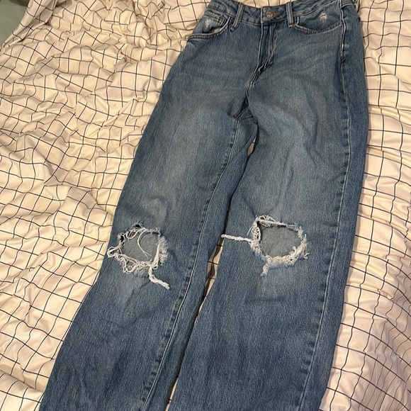 Forever 21 wide leg jeans knee ripped in good condition - Picture 1 of 3